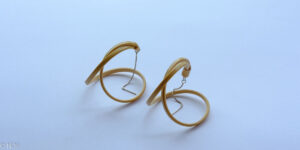 エンー柔らかくつづく竹線の耳飾りー