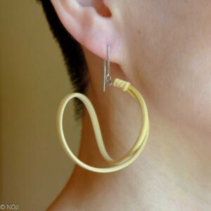 エンー柔らかにつづく竹線の耳飾りー